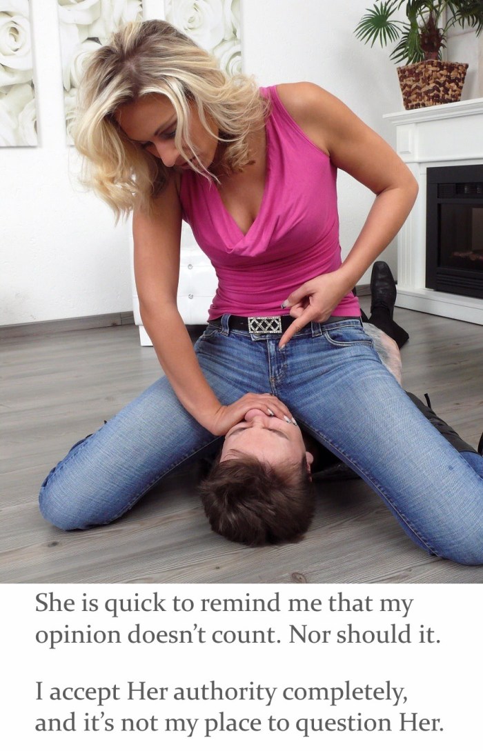 Blonde sat on her face
