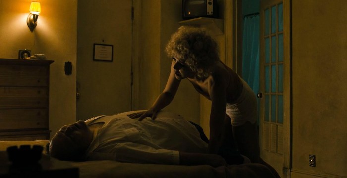Maggie Gillenhae Erotic scenes