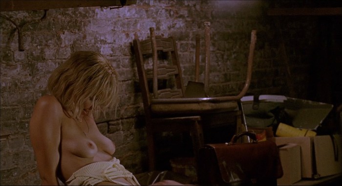 Maggie Gillenhaal Nude 2004