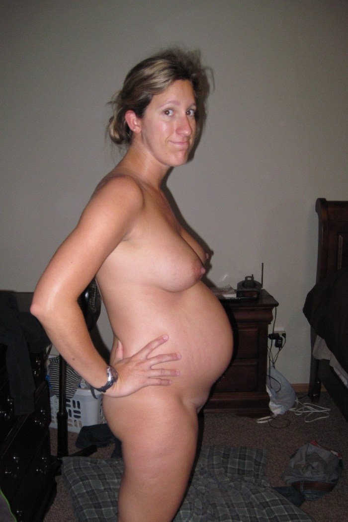 Joanna Bliss pregnant naked