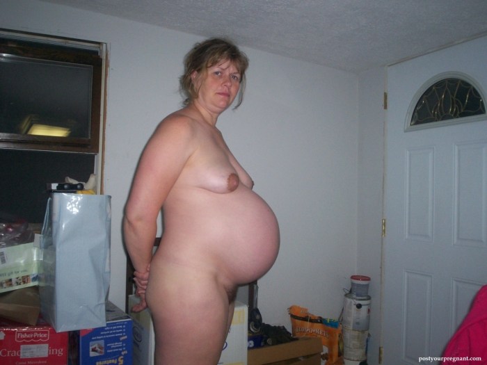 Large naked pregnant women