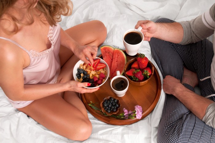 Tea to bed girl