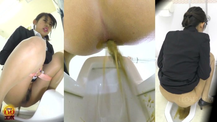 Defecation of the girl Spy Cam