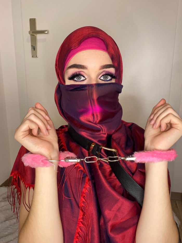 Fareeha Bakir Onlifans