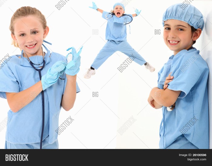 The arms of the child of the doctor