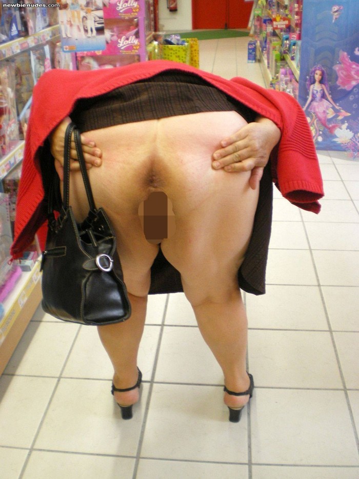 BBV without panties on the street