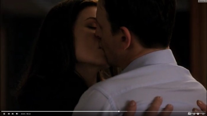 Good wife series kiss