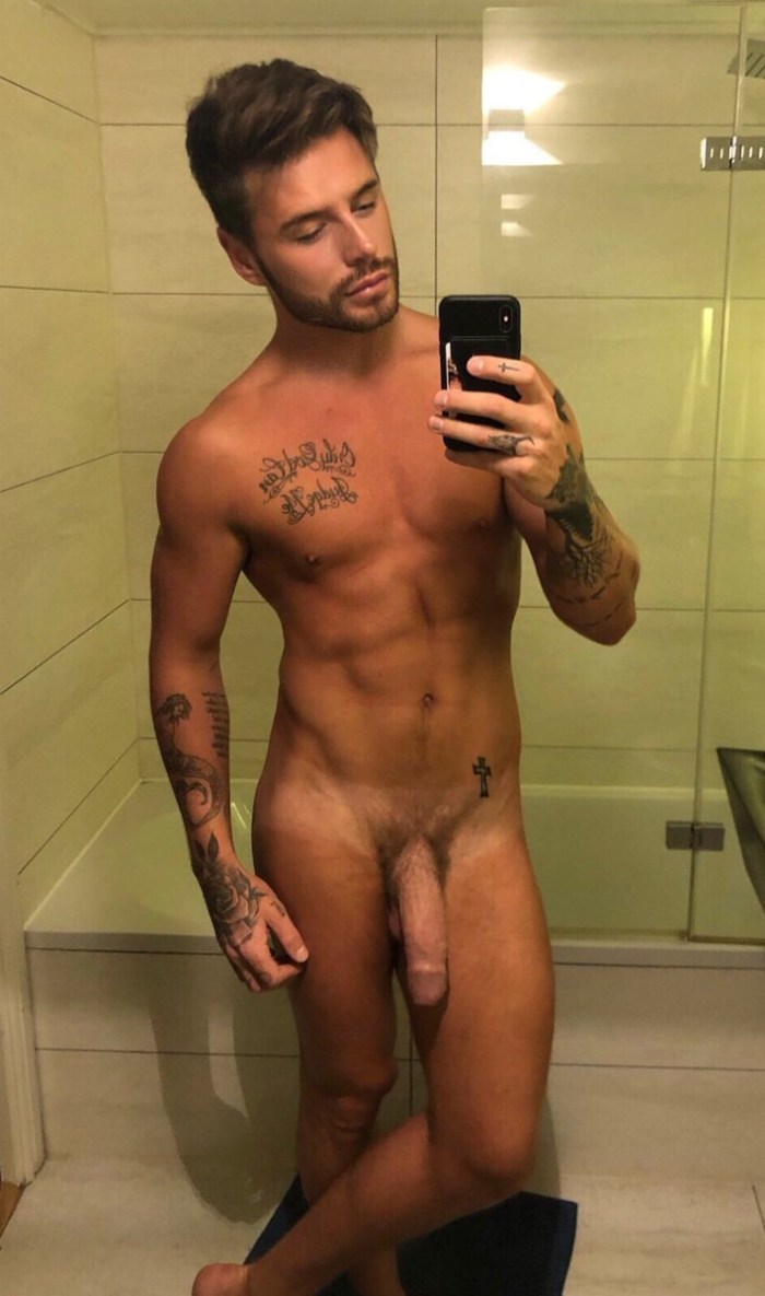 Guy 20 fly naked village in the sleeping house naked