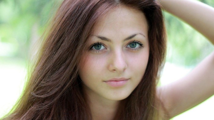 Green eyes in girls