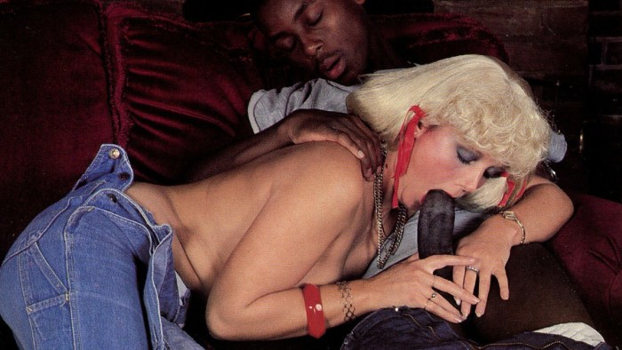 Pornovideo interracial retro