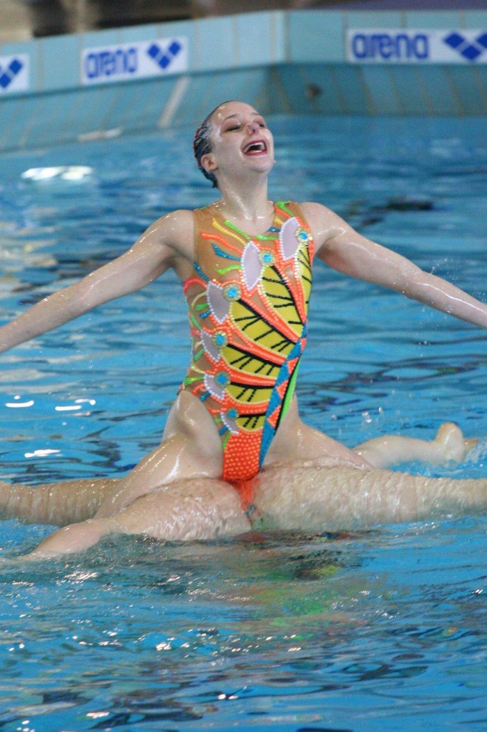 Barracuda synchronous swimming