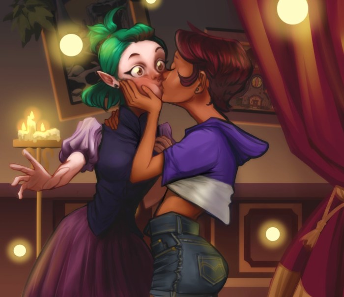 Luz and Amity Kiss