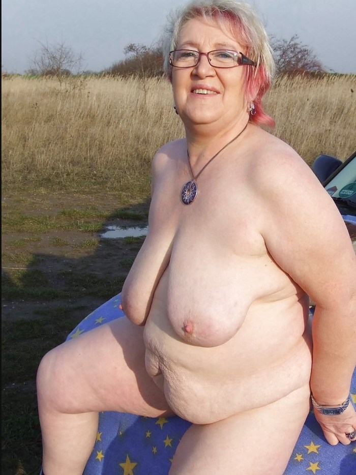Chubby Brunette Breight Close Up