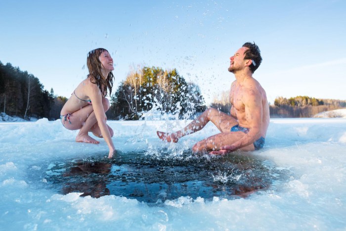 Naked bathing in an ice hole