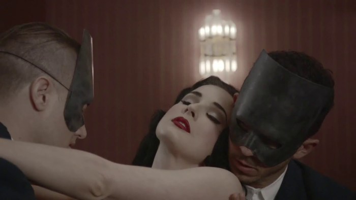 Dita von teaz Disintegration