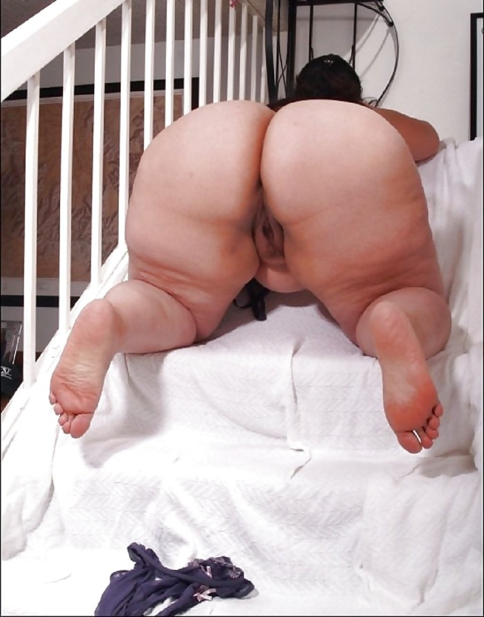 Fat naked women from behind