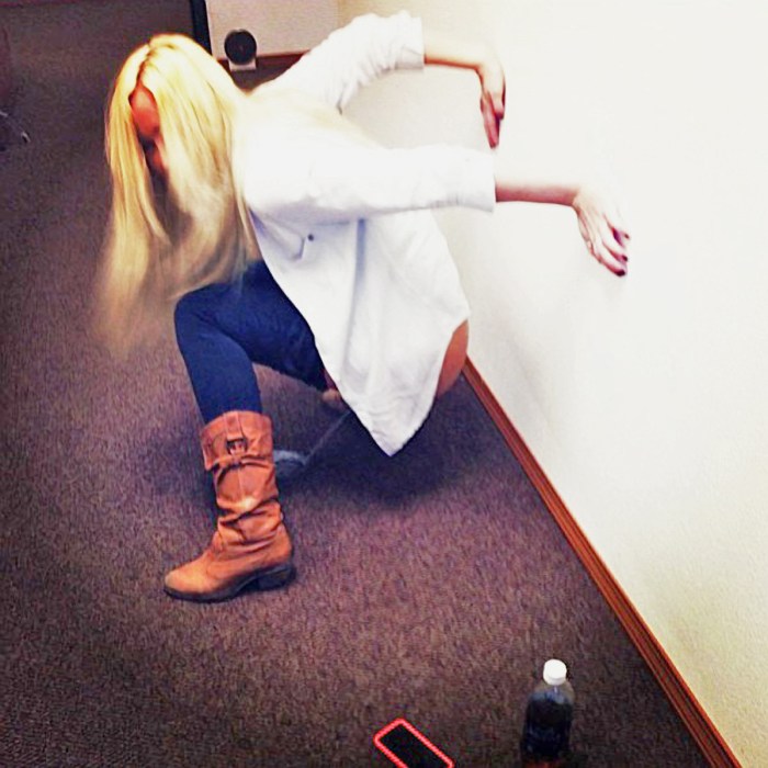 Instagram Girl Pee