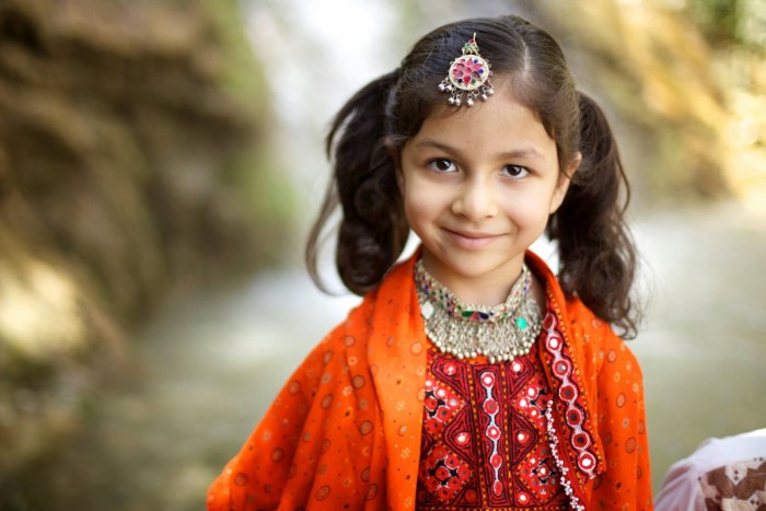 Filipina Little Brown