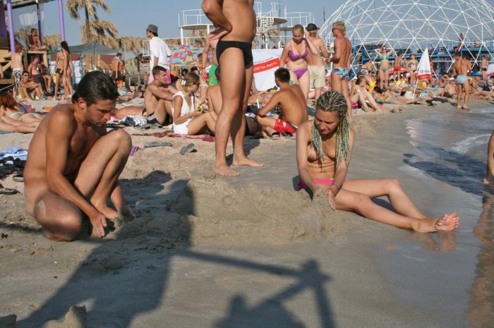 Nudi beach girl