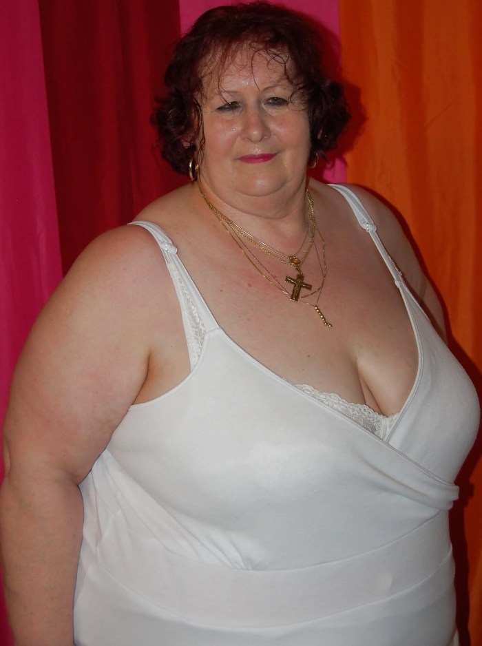 Women in thick pantalons