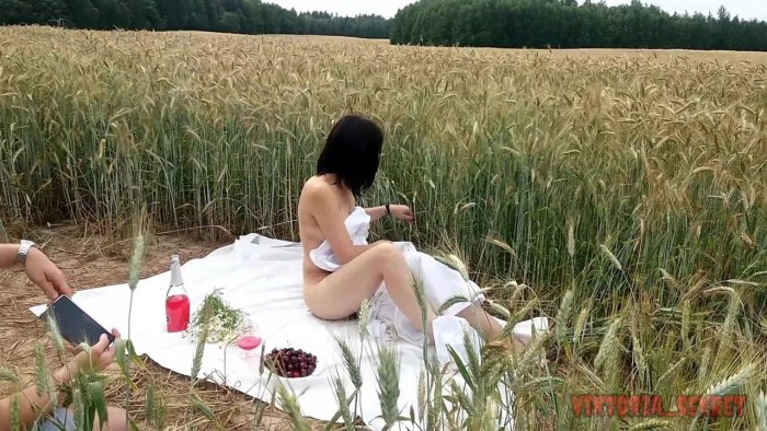 Ero photo shoot in wheat fields