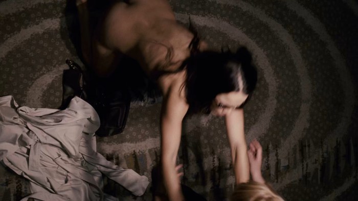 Alice Braga bed scenes