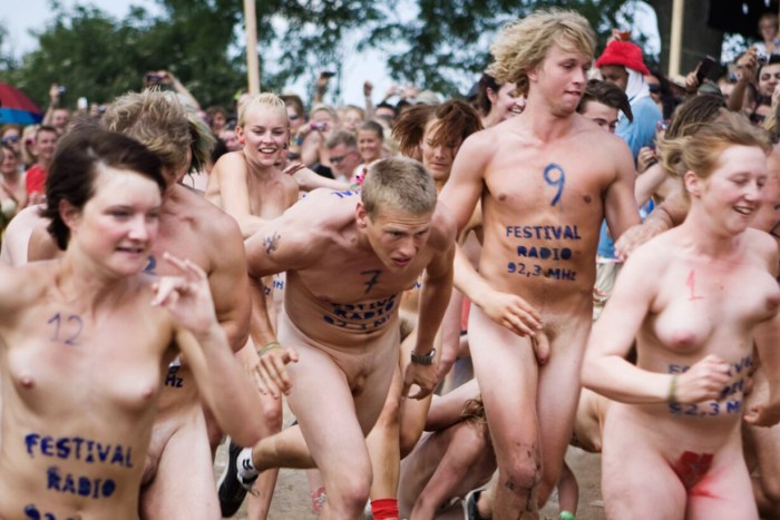 Viviana Castro Naked on the Carnival