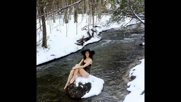 Barefoot in the snow of Eric Rotaev