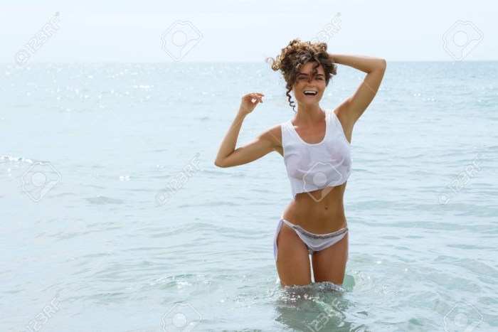 No Bra in Water