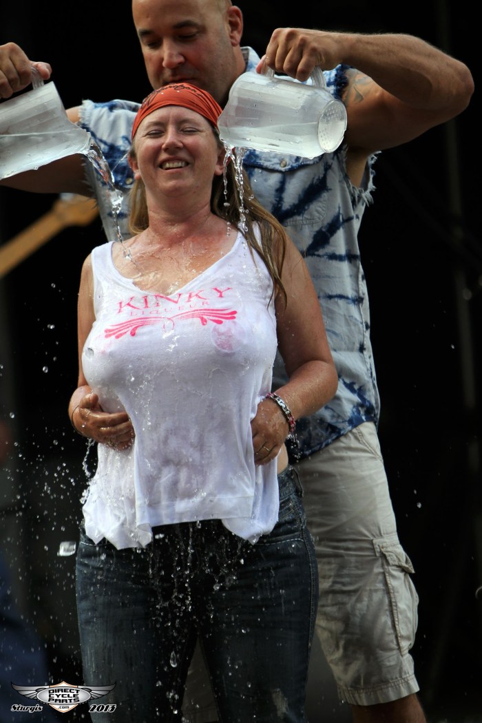 Competition of wet T -shirts