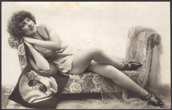 Naked French ladies