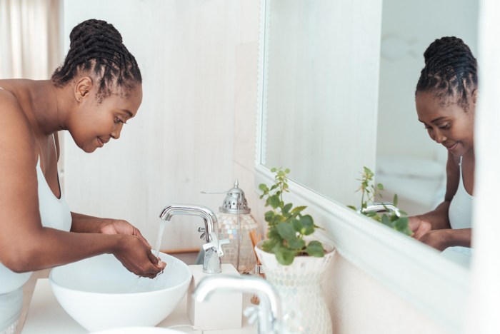 Women Wash and Bathe