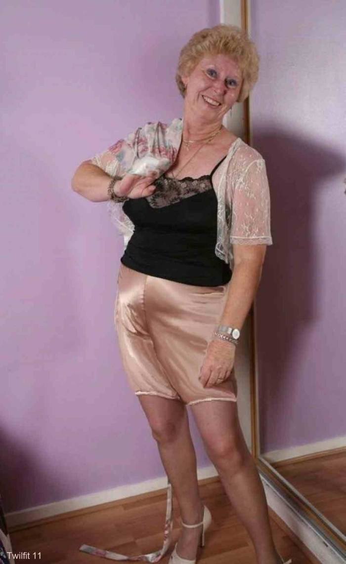 Naked elderly women in pantalons