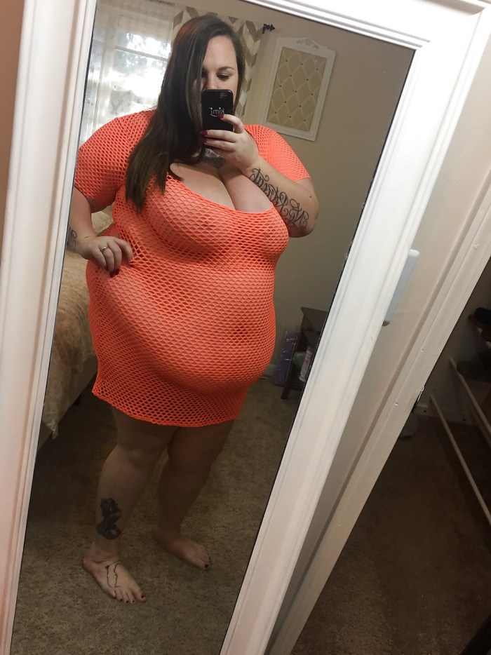 Fat Girls Selfie