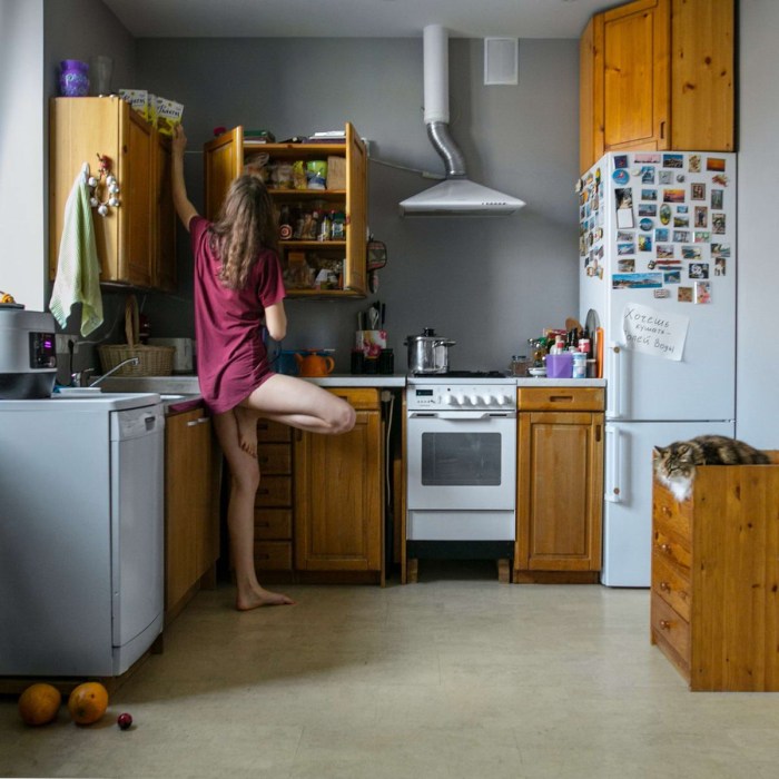 Photoshoot in a communal apartment
