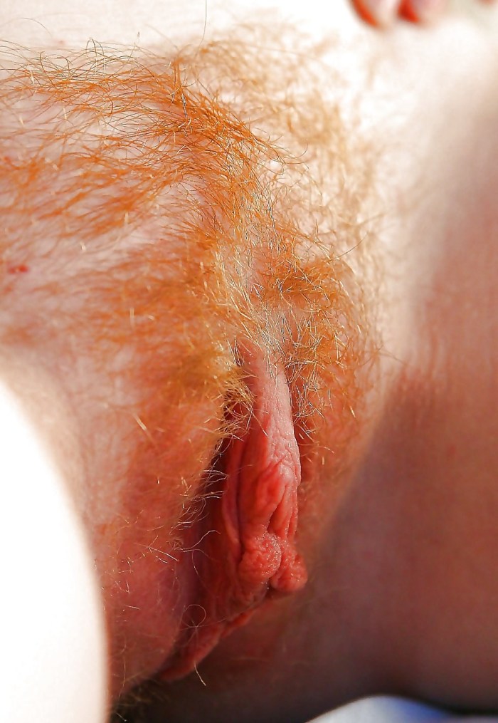 Huge labia cunnilingus