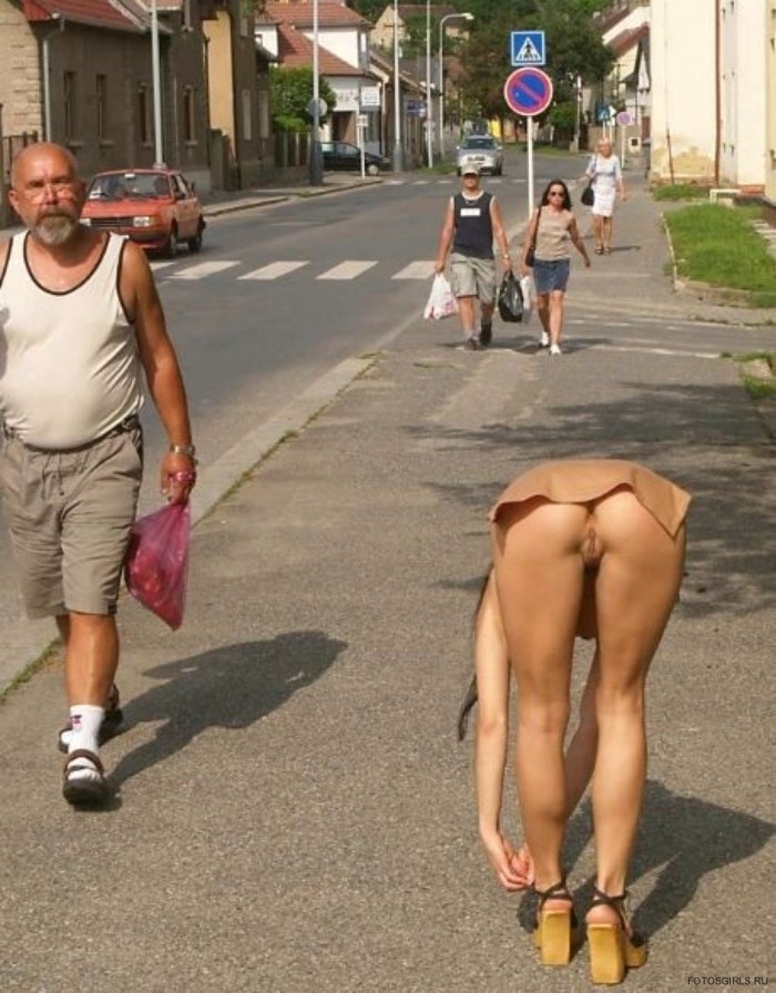 Girls without clothes in public