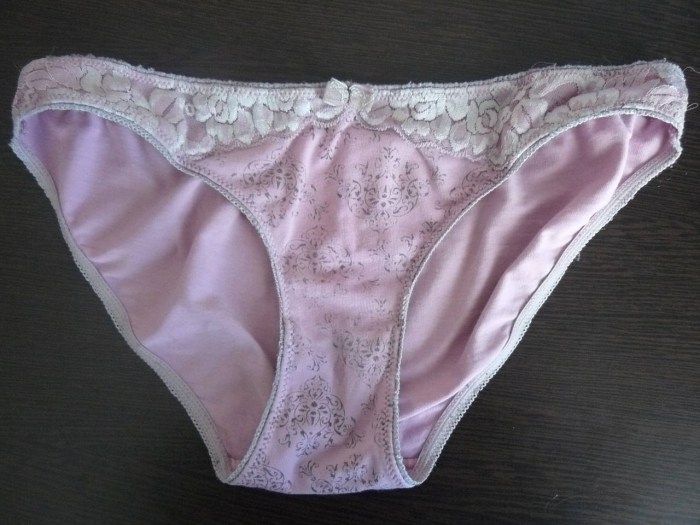 Dirty women's linen