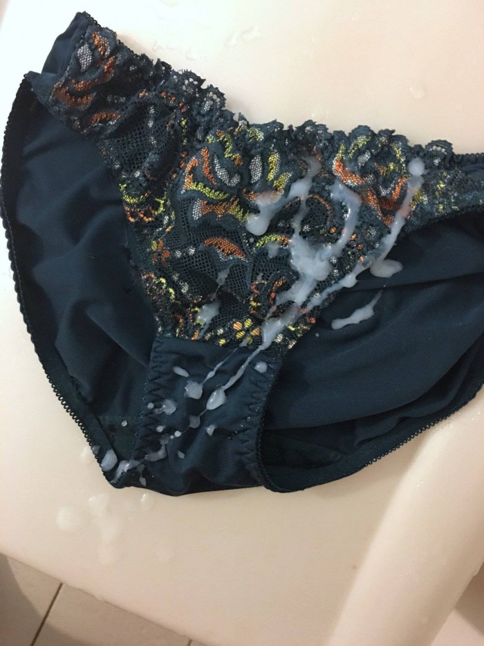 Girls Pré-Pubere in dirty panties