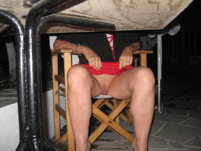 Girls in skirts without panties
