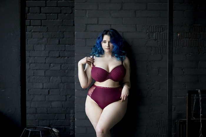 Lush beauty Nicole Simon