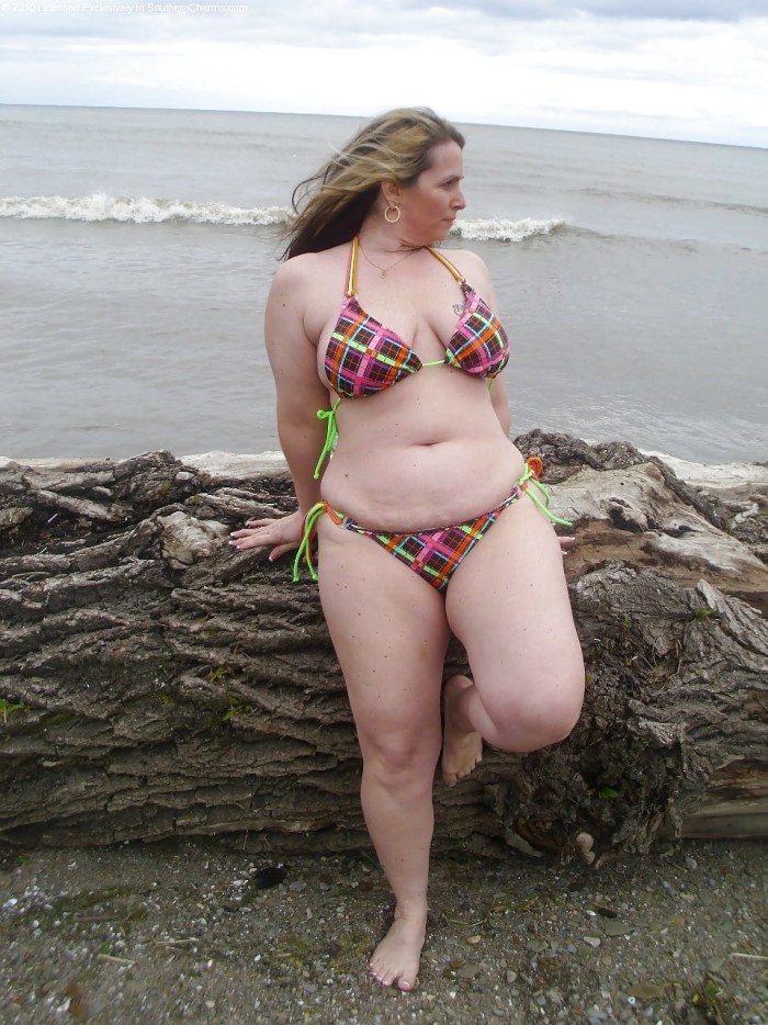 Naked women with a thick stomach