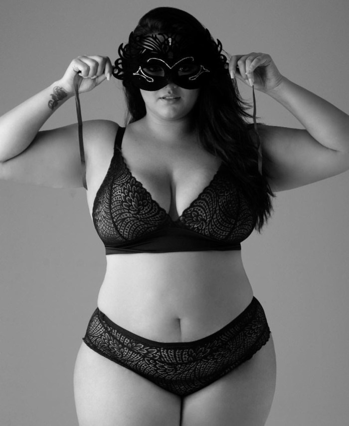 Bianca Mendes plus saz