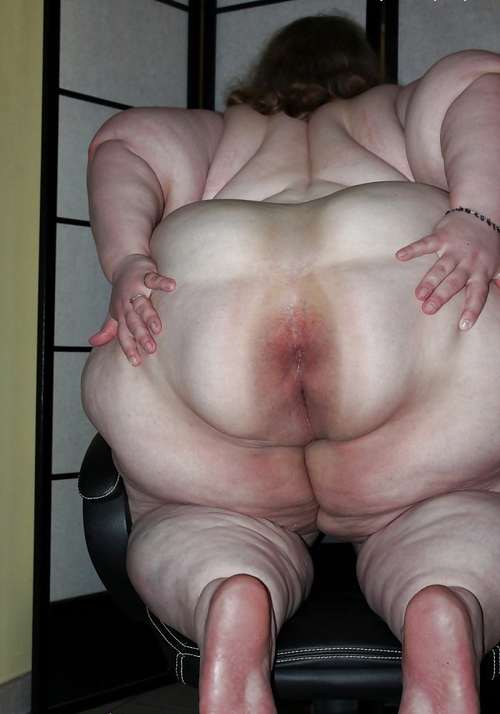 Naked asses of thick old women