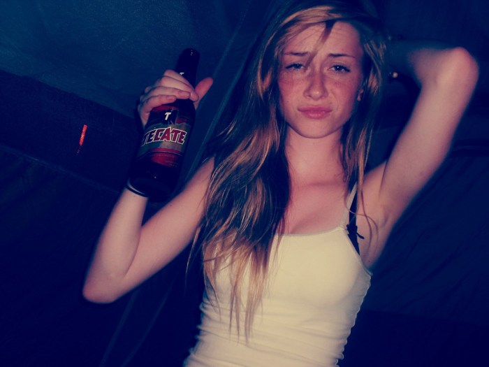 Girl Ax1le