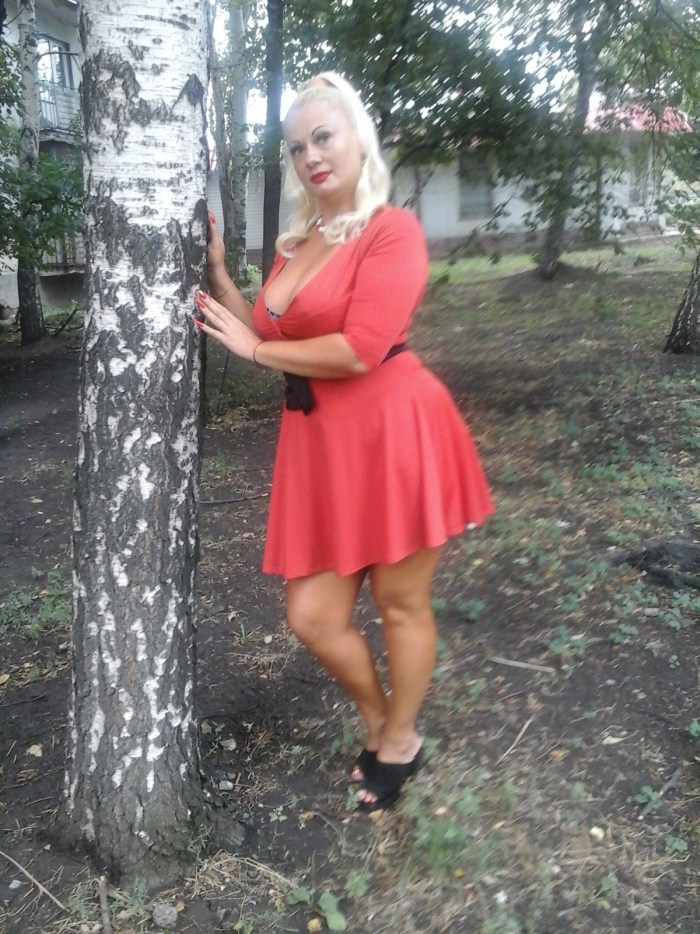 Busty Yana