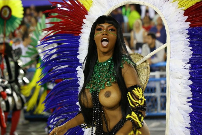 Naked ass of aali carnival