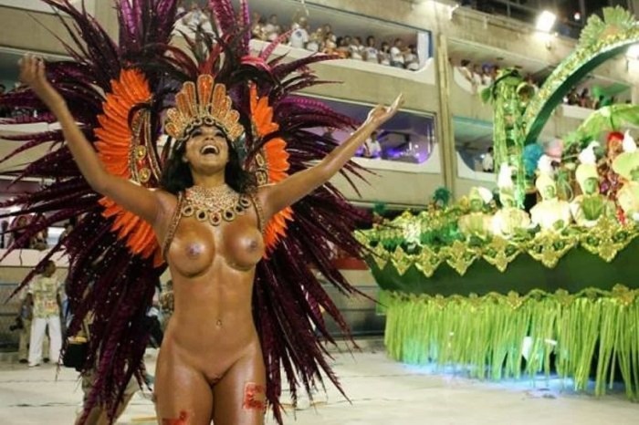 Andrea Martins Brazili Carnival