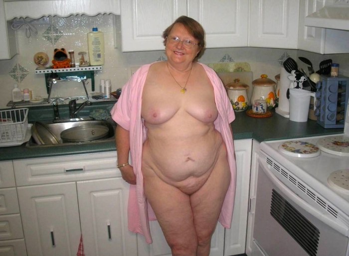 Parnukha with a cook in the kitchen