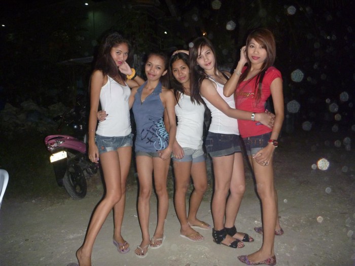 Filipino schoolgirls